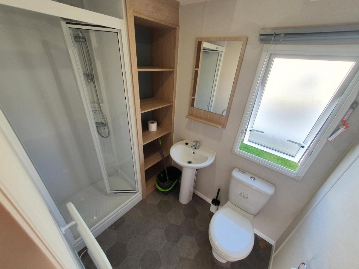 Escape City Caravan Lytchett Minster Exteriör bild