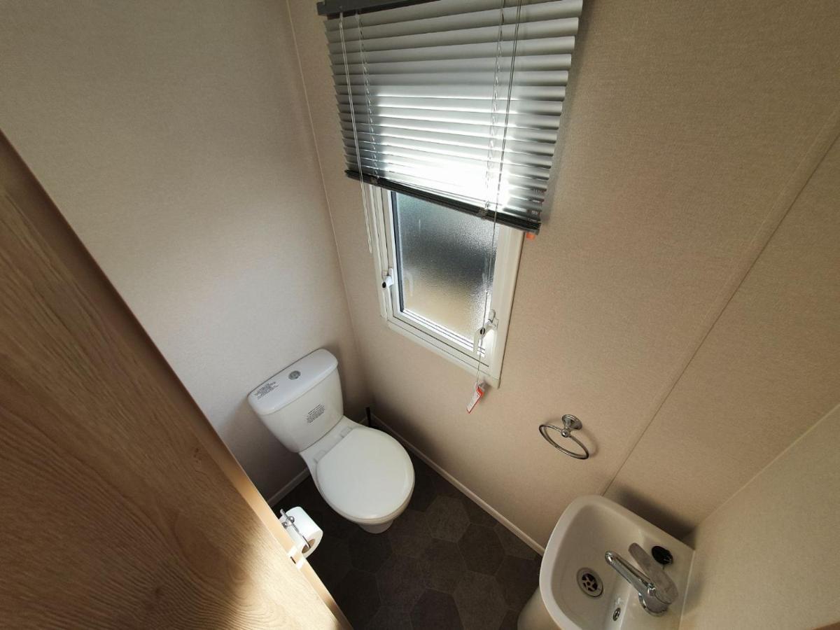 Escape City Caravan Lytchett Minster Exteriör bild