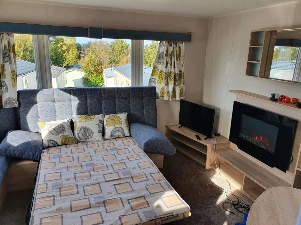 Escape City Caravan Lytchett Minster Exteriör bild