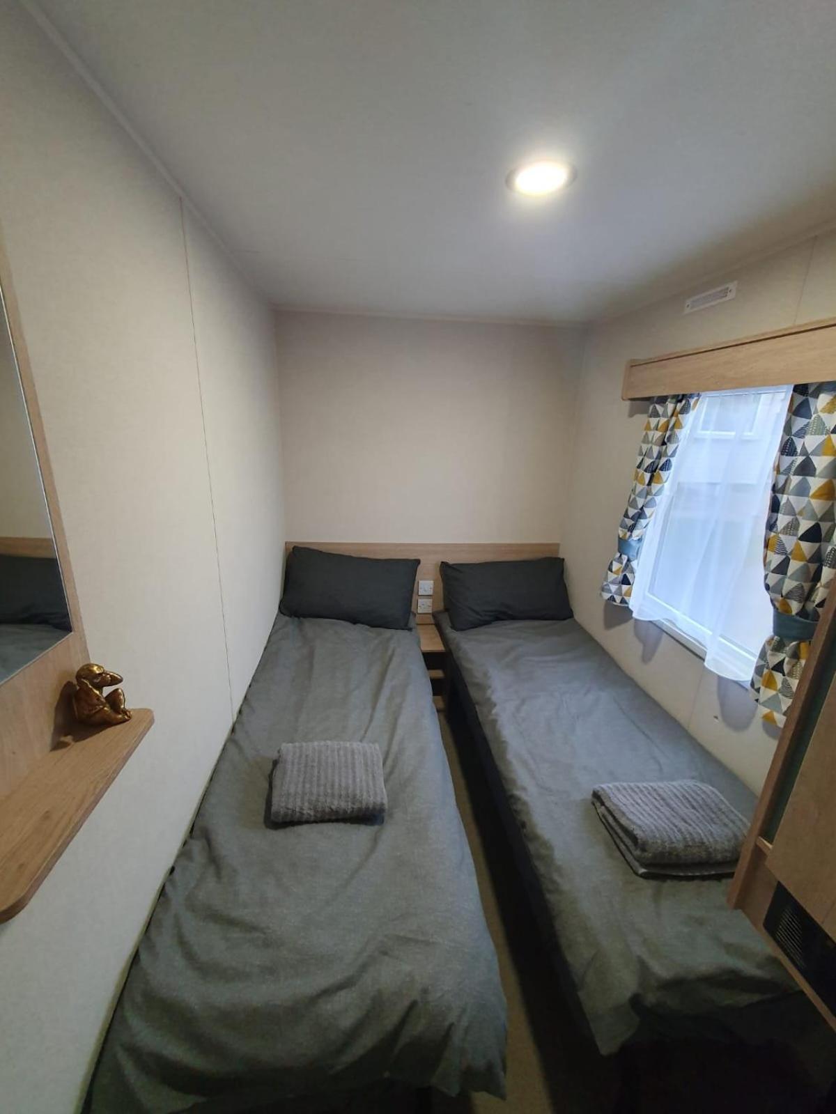 Escape City Caravan Lytchett Minster Exteriör bild